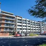One Bedroom Apartment Next To Canberra Central