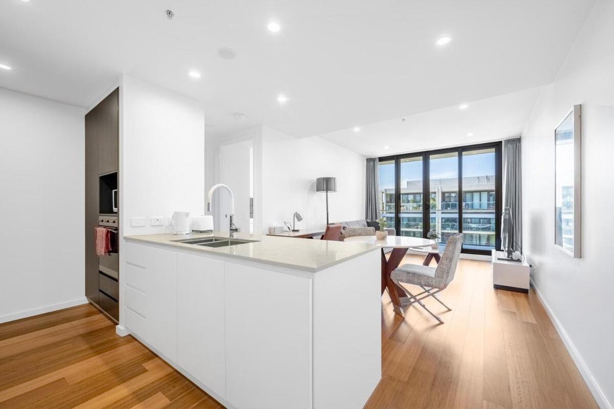 One Bedroom Next To *
